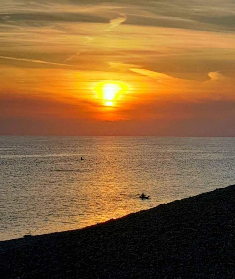 Sea View Cottage In Dorset, Portland Extérieur photo